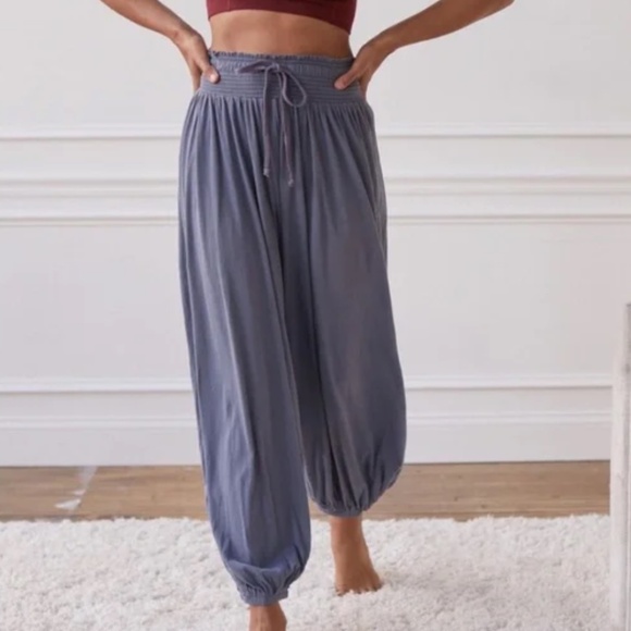 Out from Under Tyler Balloon Pants Size Small S 100% Cotton Cream/White - Picture 11 of 11